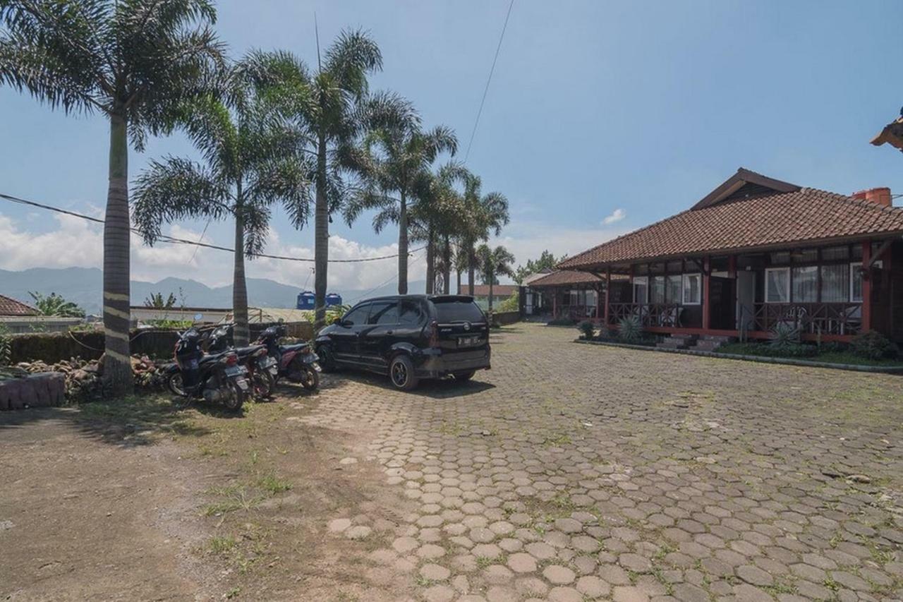 Hotel Reddoorz @ Maribaya Street Lembang Zewnętrze zdjęcie