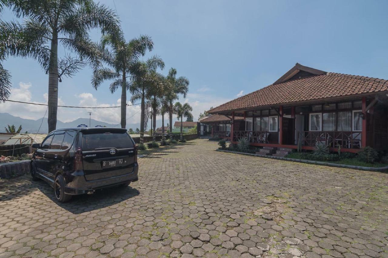 Hotel Reddoorz @ Maribaya Street Lembang Zewnętrze zdjęcie