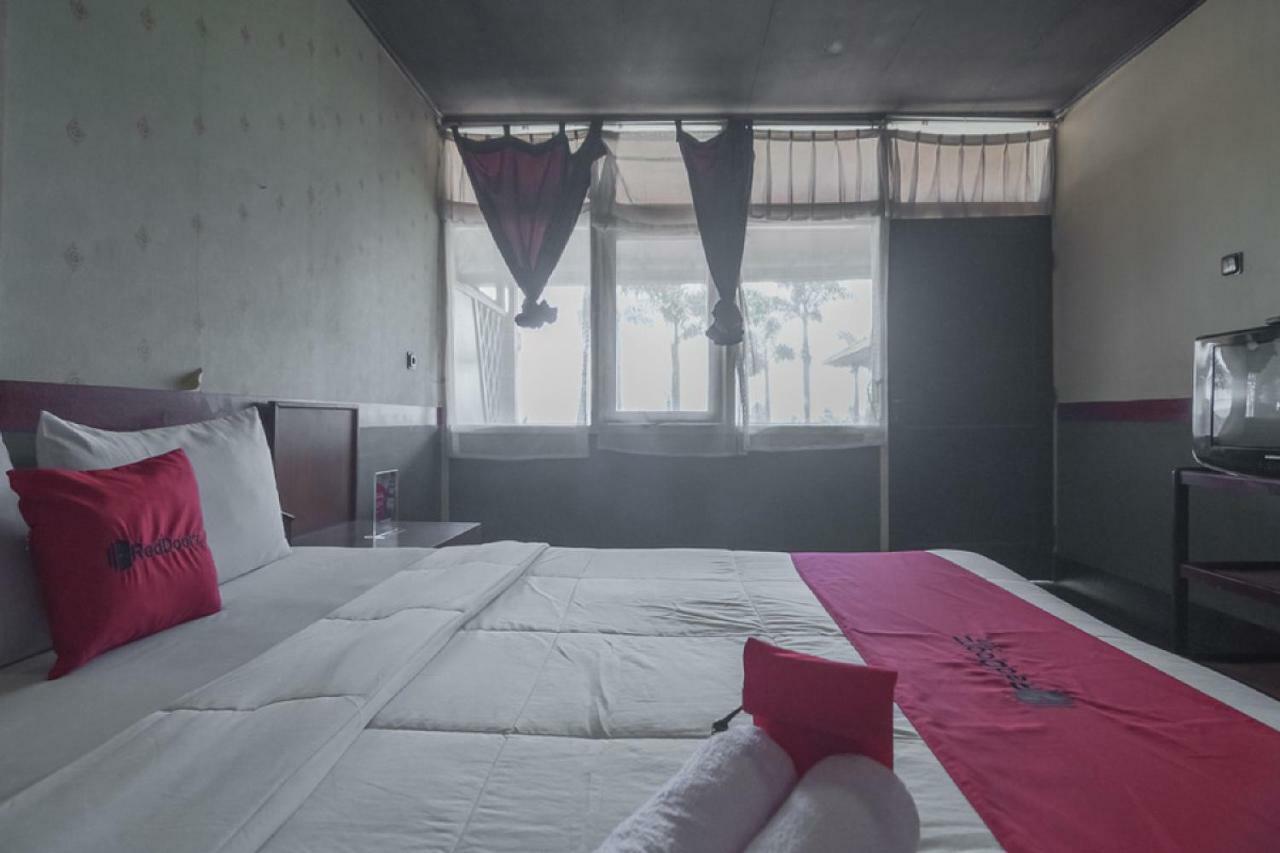 Hotel Reddoorz @ Maribaya Street Lembang Zewnętrze zdjęcie